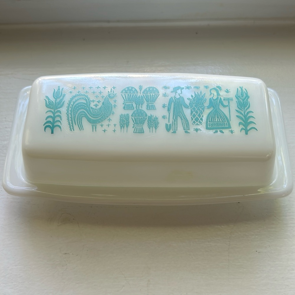 Pyrex Amish butter dish